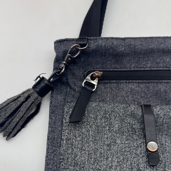 Sherpani Gray Crossbody Bag - Picture 3 of 10